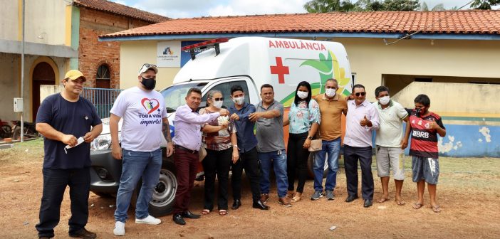 Prefeito Mundô entrega nova ambulância 4×4 à UBS da Vila Enche Concha