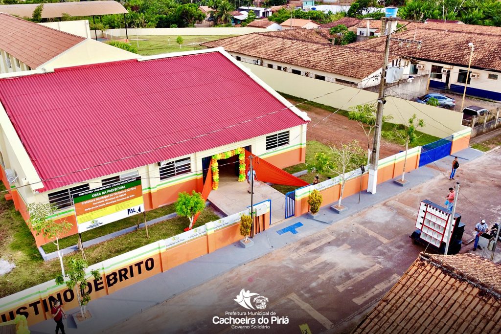 Prefeitura reinaugura Escola Faustino de Brito