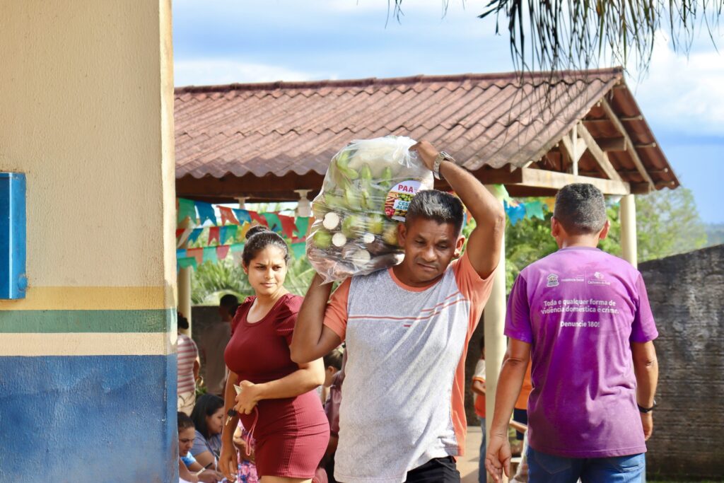 Prefeitura distribui a segunda remessa do Programa de Aquisição de Alimentos.